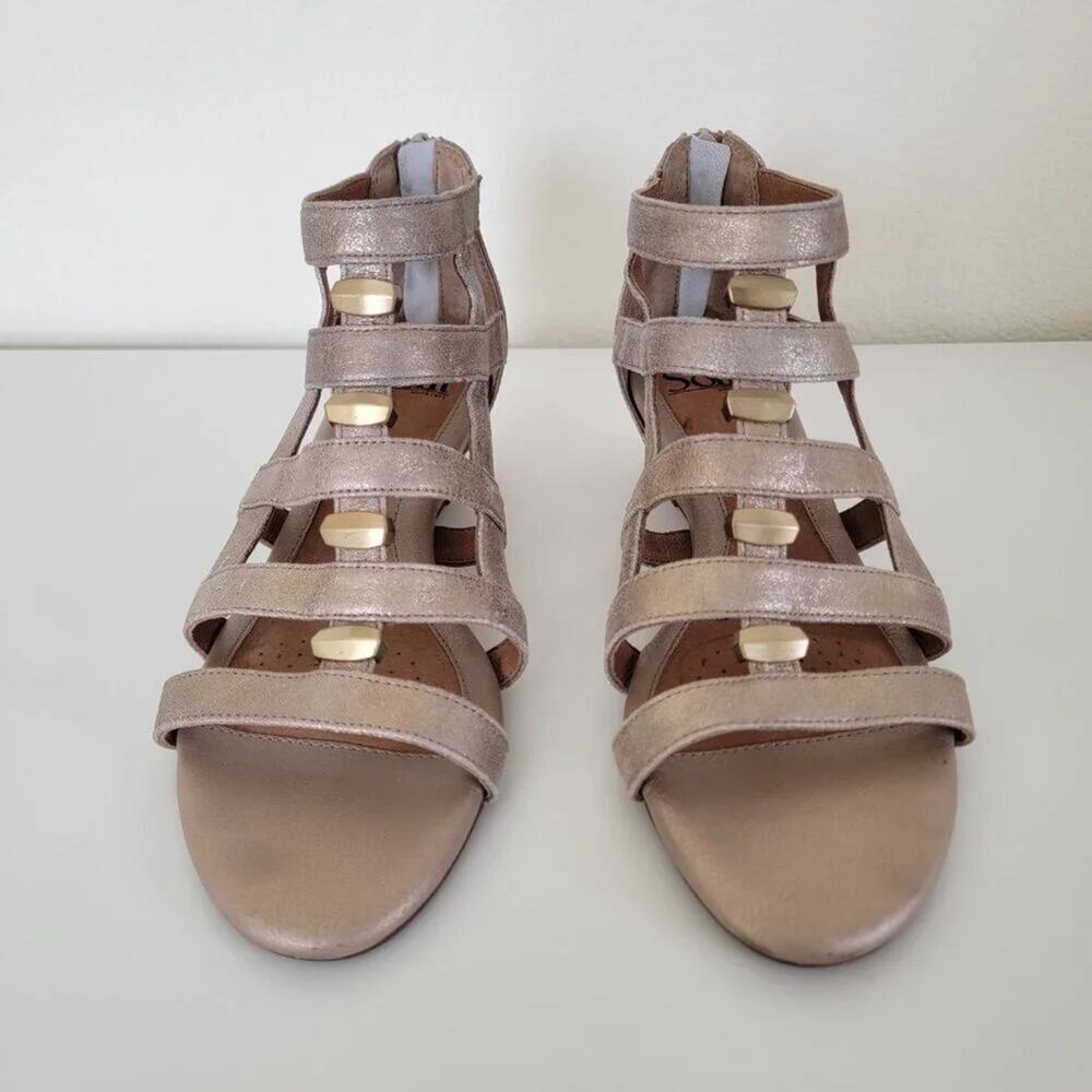 Sofft Gold Leather Strappy Sandals Women Size 9 Comfort Cushioned Gladiator - Picture 2 of 11